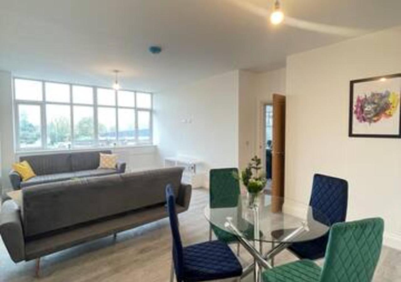 2 Bedroom Apartment - Flitwick - Contractor Friendly - Tourist Ready - Full Kitchen - Wifi - Smart Tv - Sofa Bed - Free Parking - Ideal For Short Or Long Stays Exterior photo