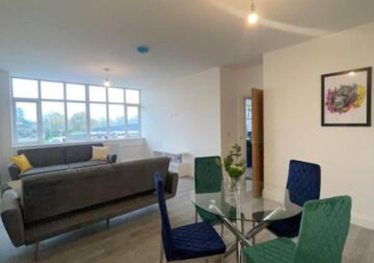 2 Bedroom Apartment - Flitwick - Contractor Friendly - Tourist Ready - Full Kitchen - Wifi - Smart Tv - Sofa Bed - Free Parking - Ideal For Short Or Long Stays Exterior photo